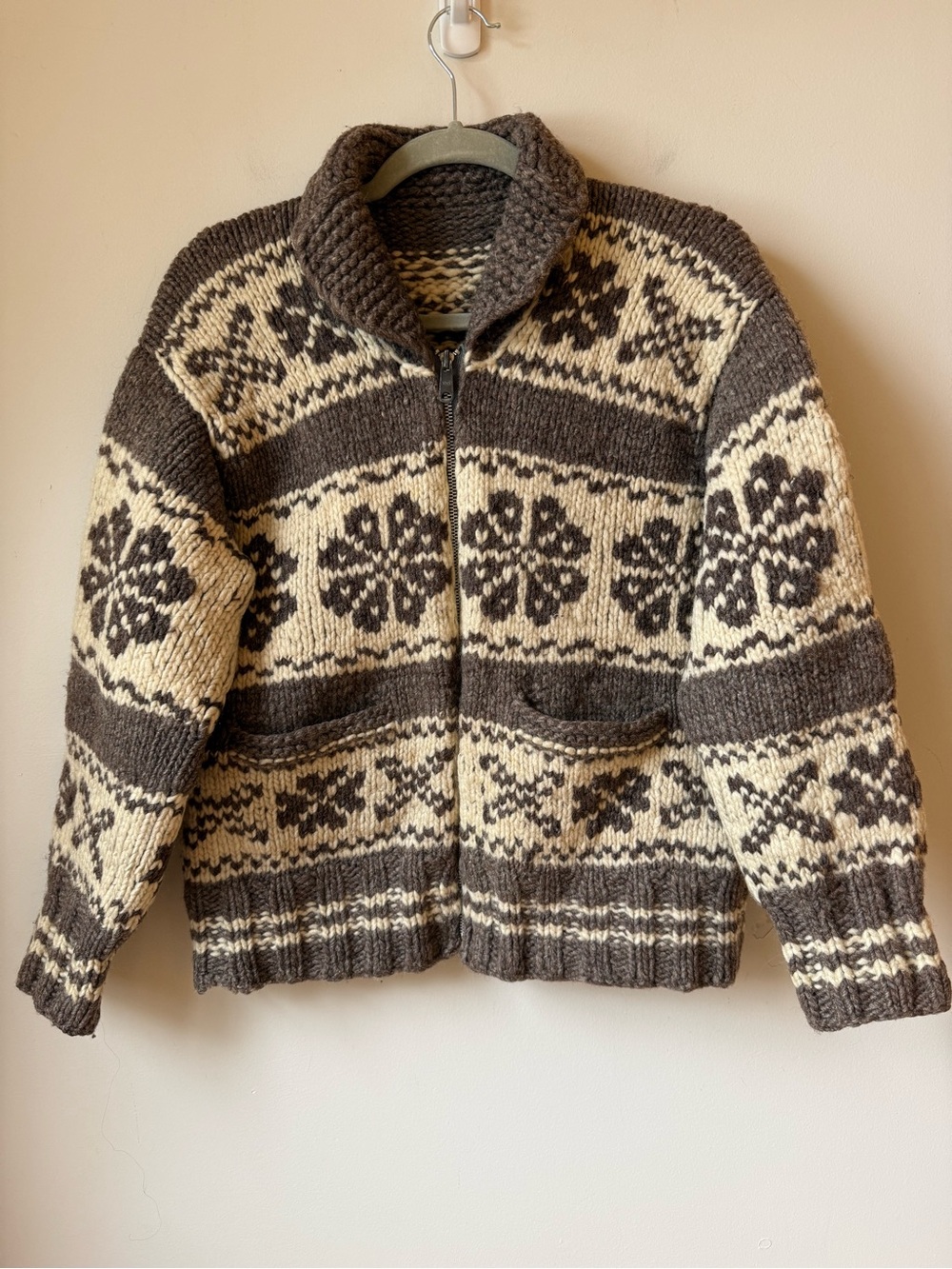 Cowichan hand knit wool zip up chunky knit sweater thick warm vintage